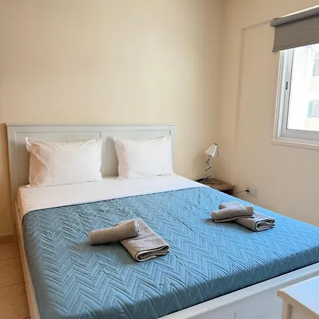 Onar Mackenzie 2 Apartment
